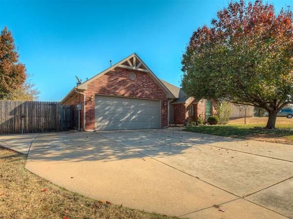 2104 Branden Lane, Edmond, OK 73003