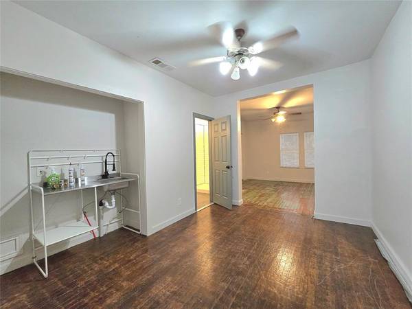 1726 Seevers Avenue #4, Dallas, TX 75216