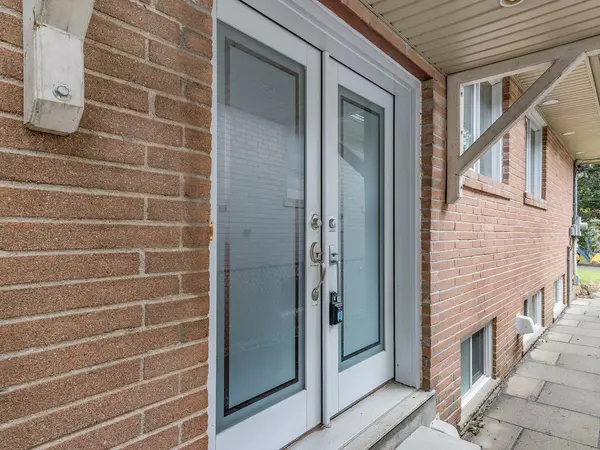 Toronto C15, ON M2K 1L5,53 Millgate CRES #Bsmt