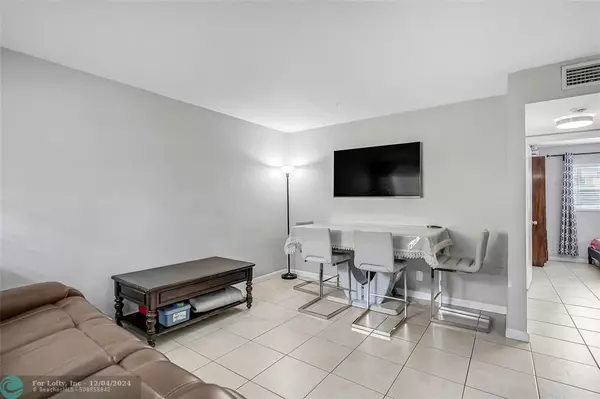 Oakland Park, FL 33334,5150 NE 6th Ave  #114