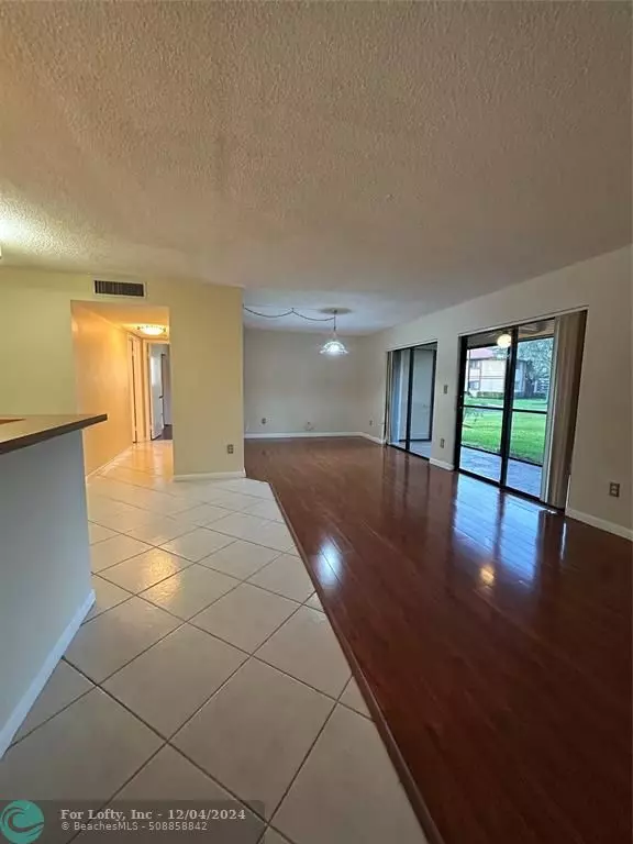 Tamarac, FL 33321,10445 E Clairmont Cir  #104