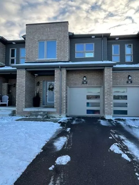 24 South Park LN, Barrie, ON L9J 0M8