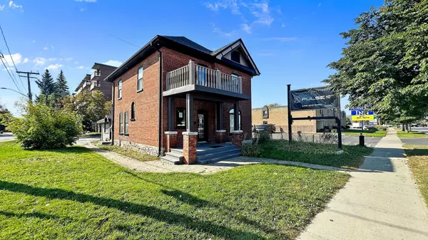 Collingwood, ON L9Y 1C1,524 First ST #2nd