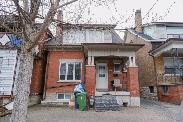 152 Sellers AVE #MainFlr, Toronto W03, ON M6E 3V2