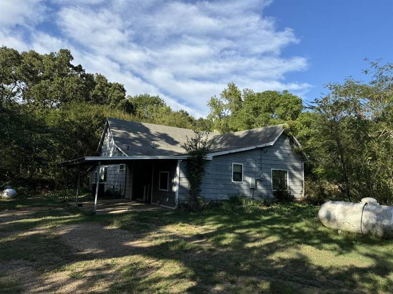 137 County Road 2362, Bagwell, TX 75412