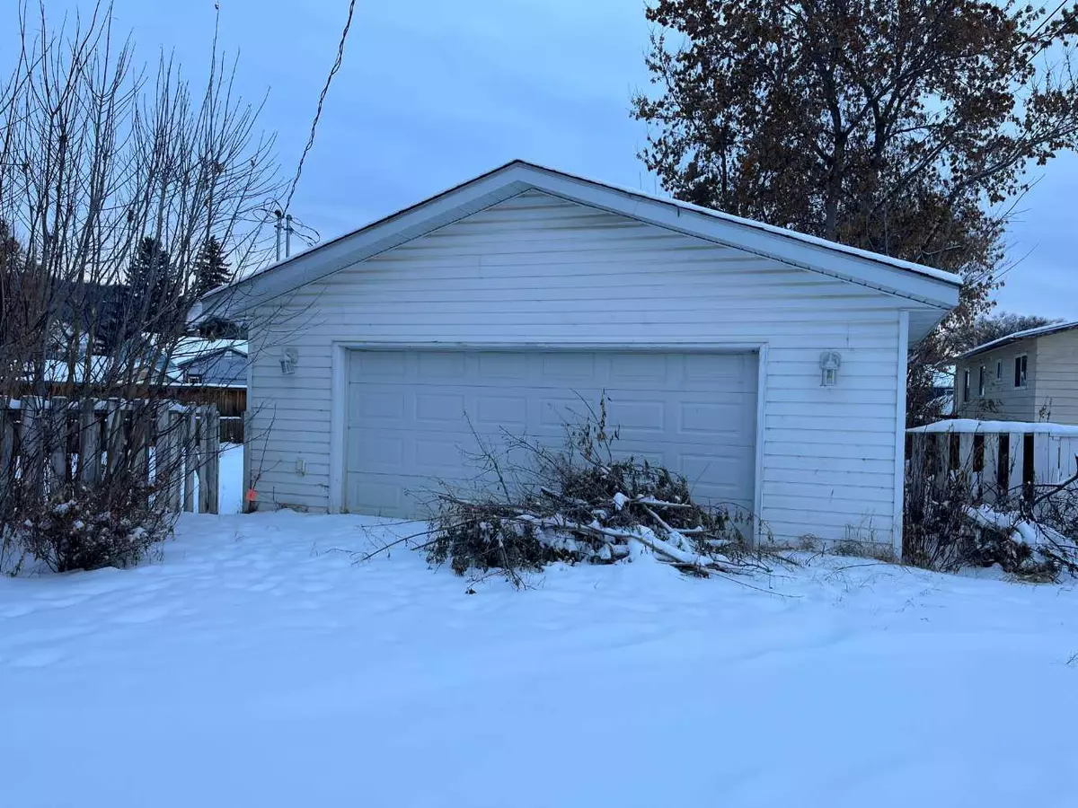 Peace River, AB T8S 1G3,9518 85 AVE