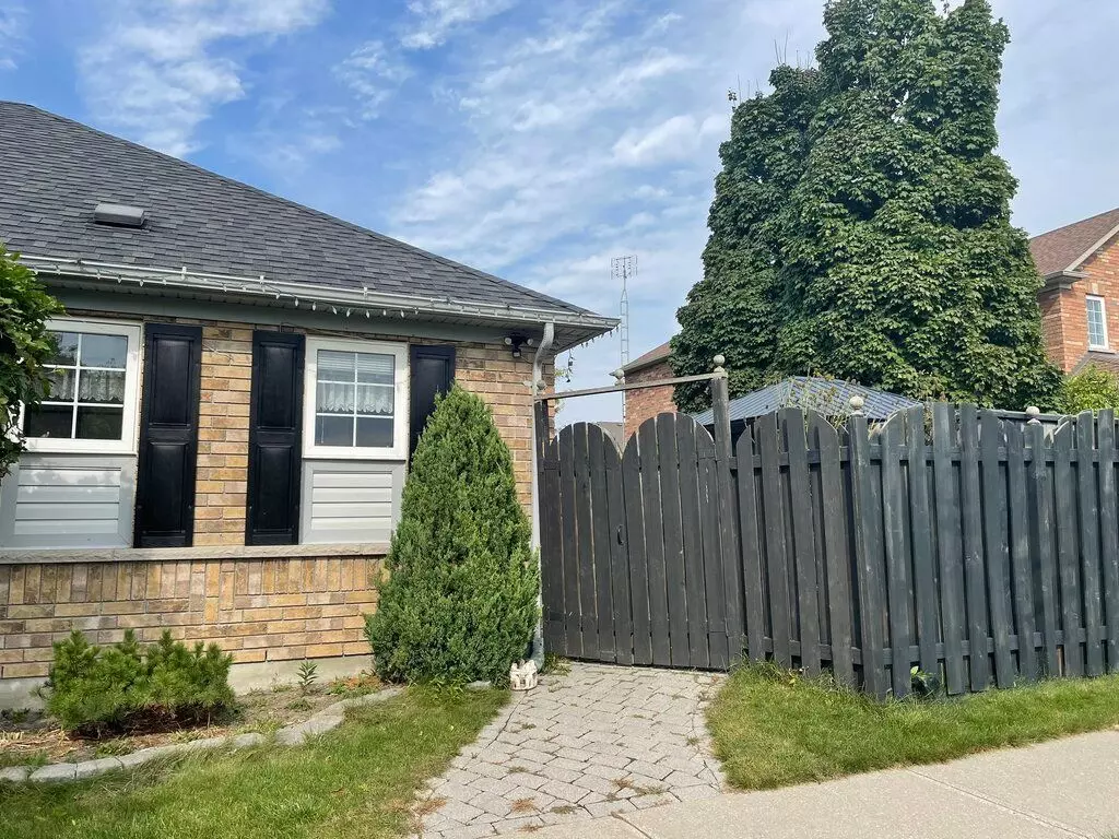 Oshawa, ON L1K 2X2,1703 Whitestone DR #Bsmt