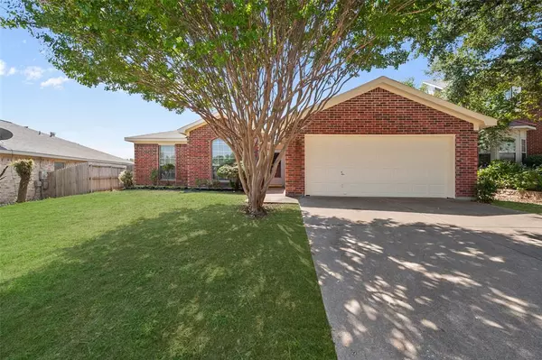 7204 Stonegate Drive, Benbrook, TX 76126