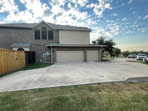 Desoto, TX 75115,616 Meadow Wood Court