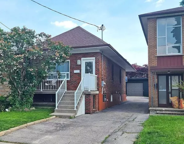 53 Lanark AVE #Lower, Toronto C03, ON M6C 2B5