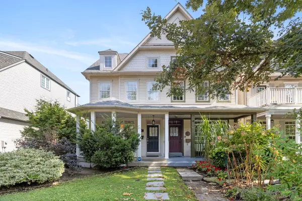 127 Boardwalk DR, Toronto E02, ON M4L 3X9