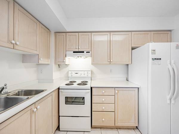 Toronto E05, ON M1W 3Z6,2800 Warden AVE #1102