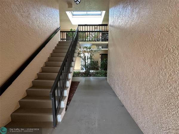 Jensen Beach, FL 34957,2069 NE COLLINS CIR  #10