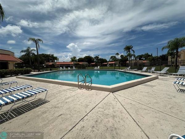 Jensen Beach, FL 34957,2069 NE COLLINS CIR  #10