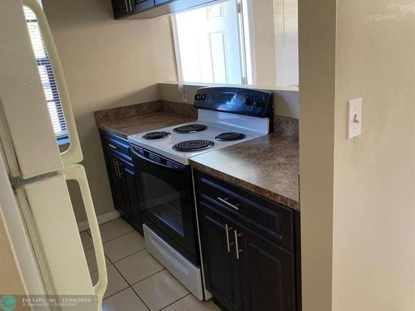 Miramar, FL 33023,6148 SW 35th St  #1A