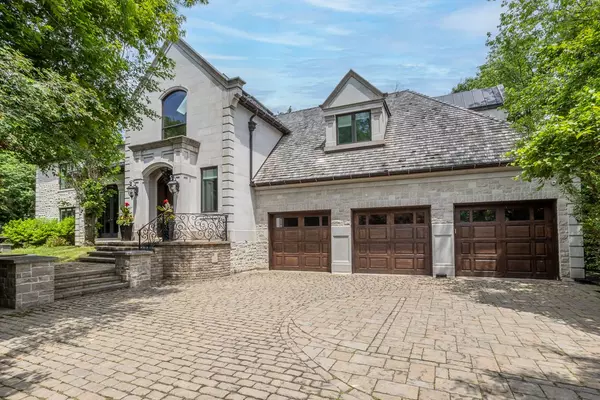 Vaughan, ON L6A 1G1,43 Woodland Acres CRES