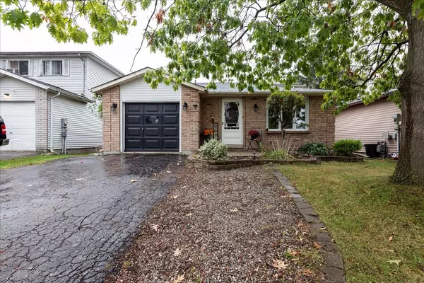 3 Sinclair CT, Barrie, ON L4N 5X8