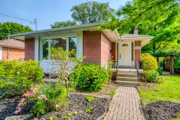 Oakville, ON L6K 2H9,255 Weldon AVE #Lower