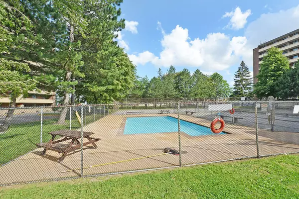 Mississauga, ON L4T 1B3,3577 Derry RD E #311