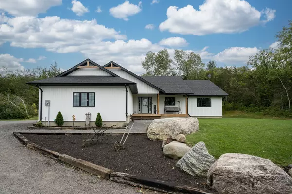 859 Gunter Settlement RD, Quinte West, ON K8V 5V6