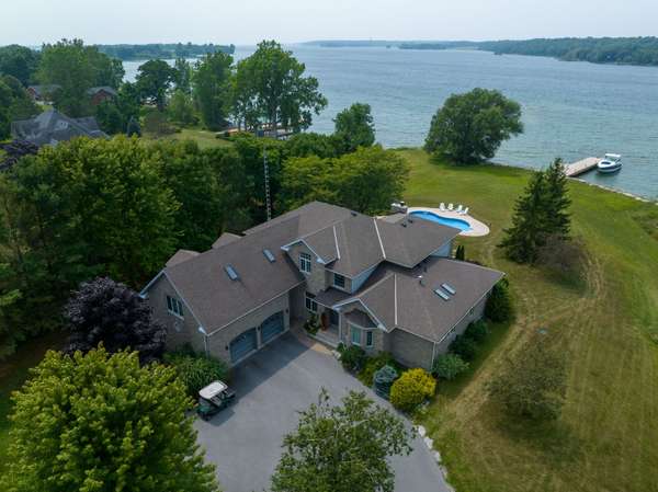 44 Howe Island DR, Frontenac Islands, ON K7G 2V6