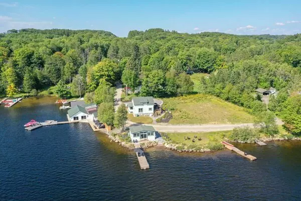 Lake Of Bays, ON P1H 2J6,1021 Marina RD