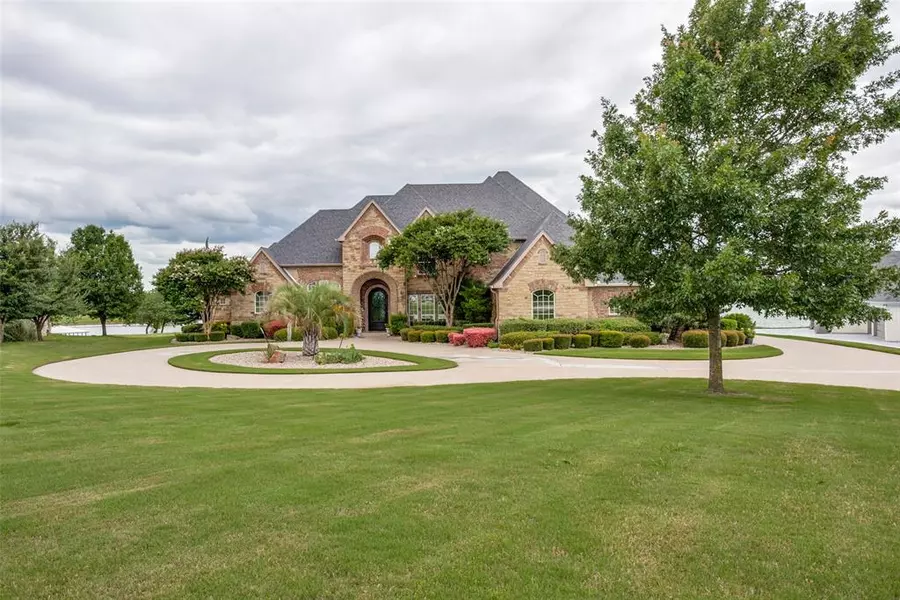 110 Eagle Point Drive, Waxahachie, TX 75165