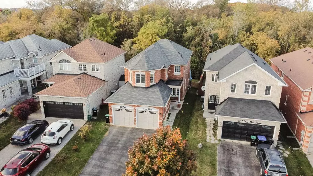 1236 Fox Hill ST, Innisfil, ON L9S 4Y5