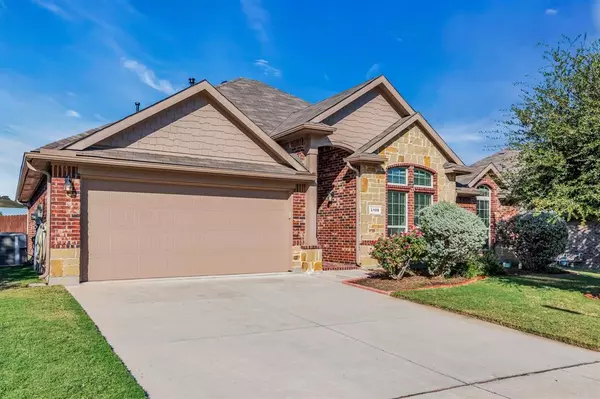 2109 Rosalinda Pass, Fort Worth, TX 76131