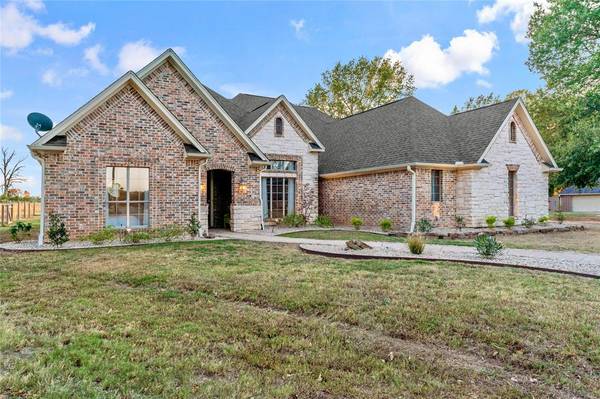 3760 Woodland Lane, Paris, TX 75462