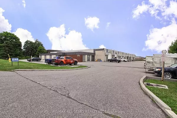 896 Brock RD #5, Pickering, ON L1W 1Z9