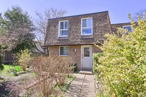 Richmond Hill, ON L4C 5B3,5 Penwick CRES