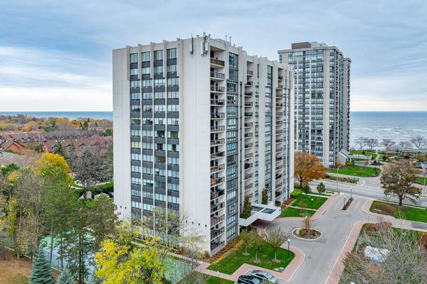 2175 Marine DR #202, Oakville, ON L6L 5L5