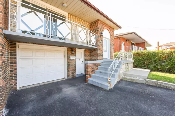 Brampton, ON L6V 3G9,28 Olive CT