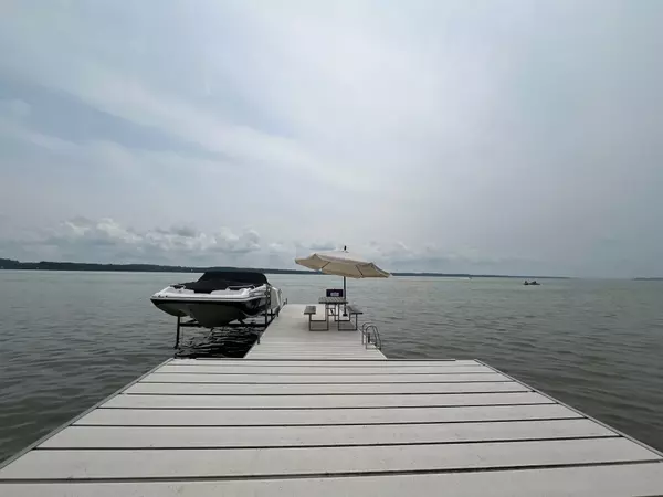 22 Lakeview BLVD, Kawartha Lakes, ON K0M 2C0