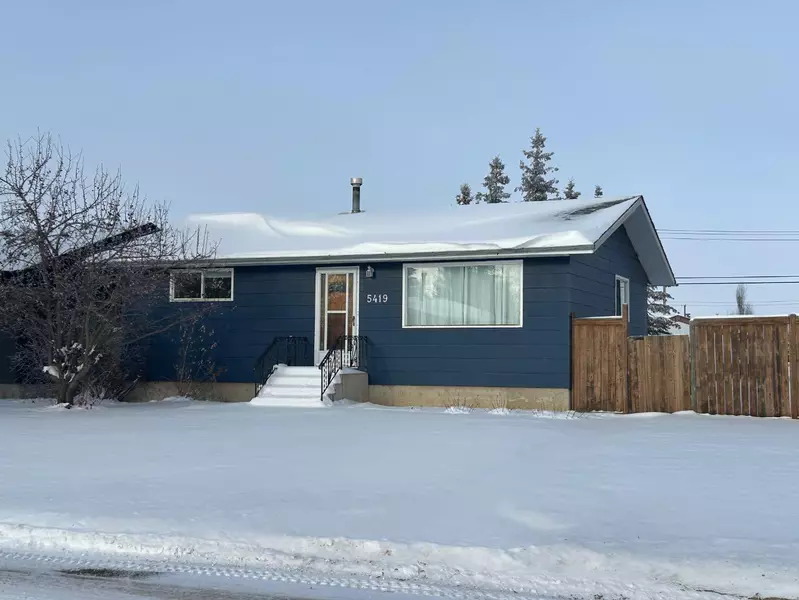 5419 48 AVE West, Forestburg, AB T0B 1N0