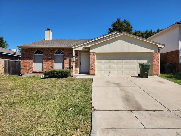 607 Hollyberry Drive, Mansfield, TX 76063