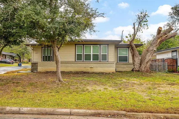 3251 Fuller Ave, Fort Worth, TX 76133