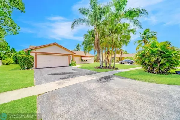 9229 Southampton Place, Boca Raton, FL 33434