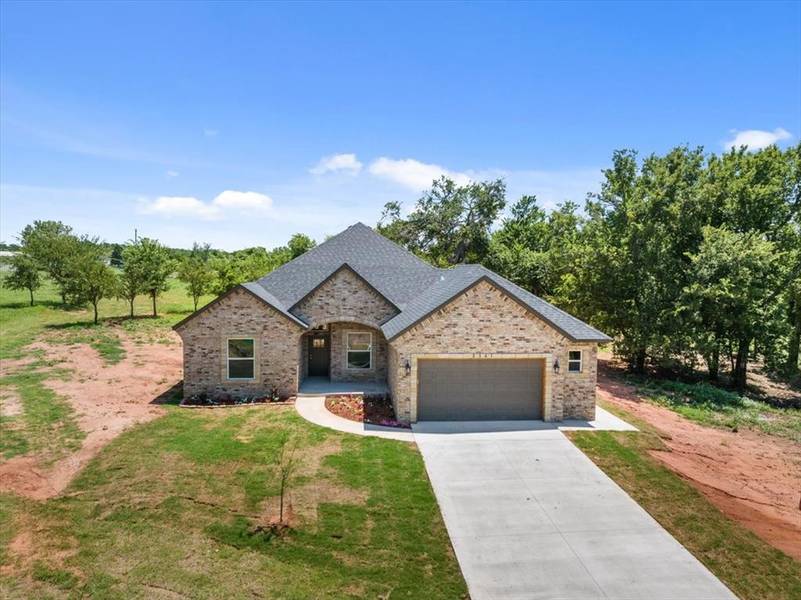 2341 Dixie Drive, Blanchard, OK 73010