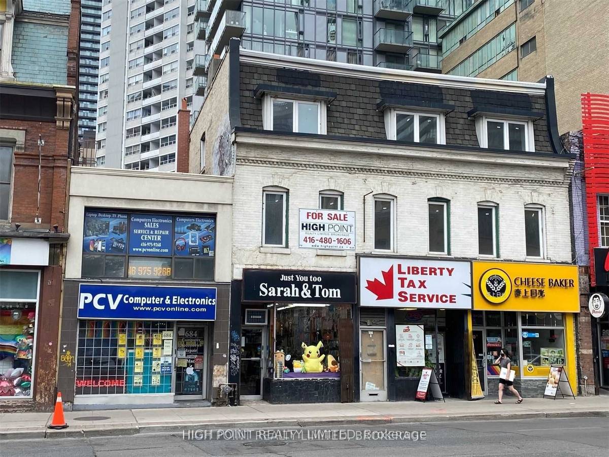 Toronto C01, ON M4Y 2A6,686 Yonge ST