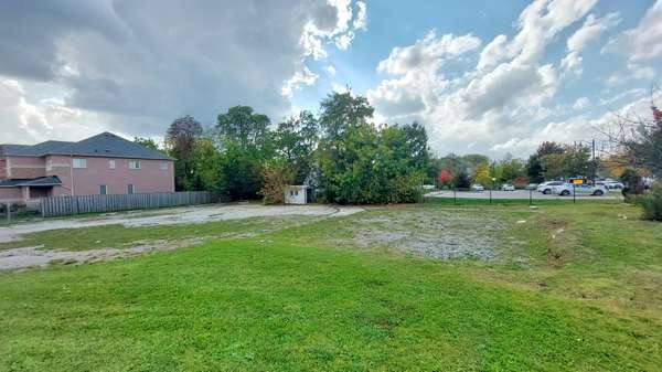 0 Melbourne DR #Lot B, Richmond Hill, ON L4S 2V3