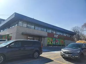 Mississauga, ON L5B 1J3,333 Dundas ST E #208