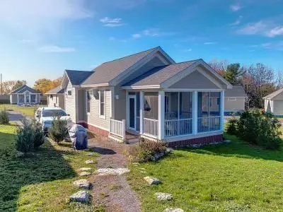 20 Butternut LN, Prince Edward County, ON K0K 1P0