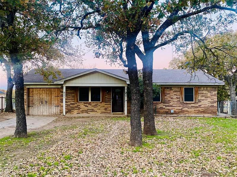 821 Cherry Lane, Springtown, TX 76082