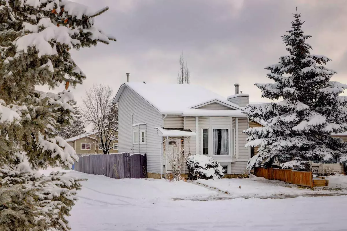 Calgary, AB T2W 5G4,20 Cedardale Mews SW