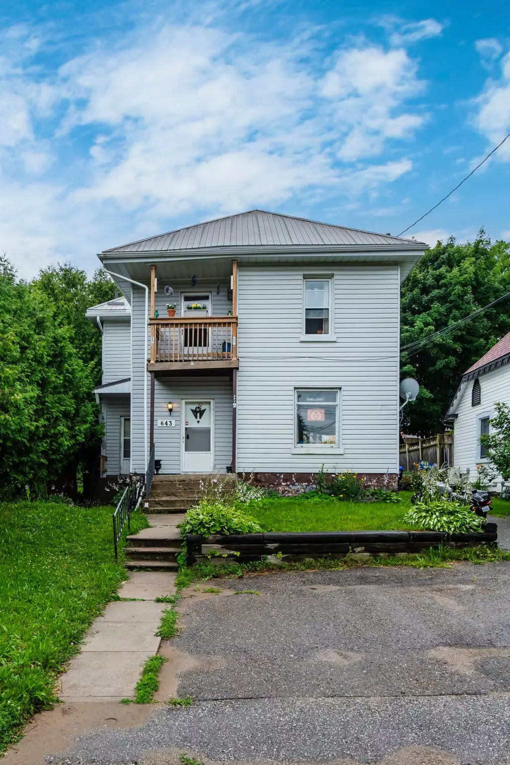 Midland, ON L4R 1R6,643 645 Dominion AVE