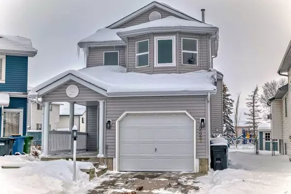 Calgary, AB T1Y 6Z9,227 Saratoga PL NE