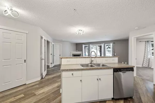 Calgary, AB T2T6J2,1808 36 AVE SW #122