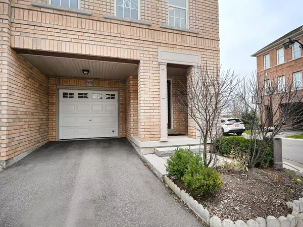 Oakville, ON L6M 0K4,2280 Baronwood DR #90